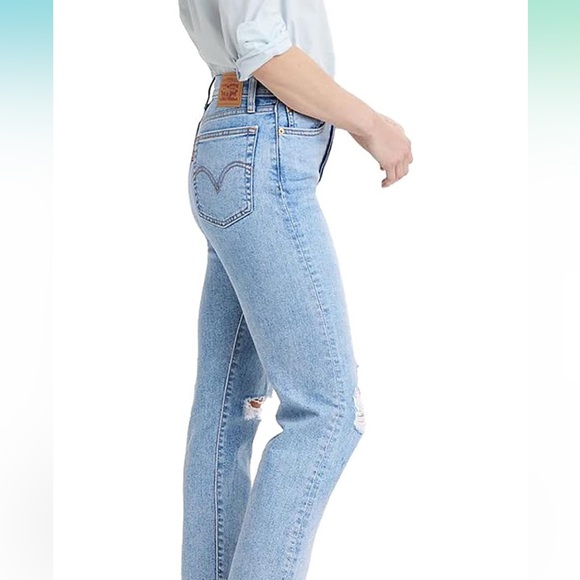 Levi's Premium Women's Wedgie Straight Leg Light-wash Distressed Jeans | 29 - Picture 8 of 9